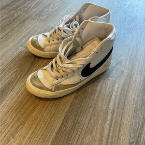 Nike blezer White High-Top Sneakers